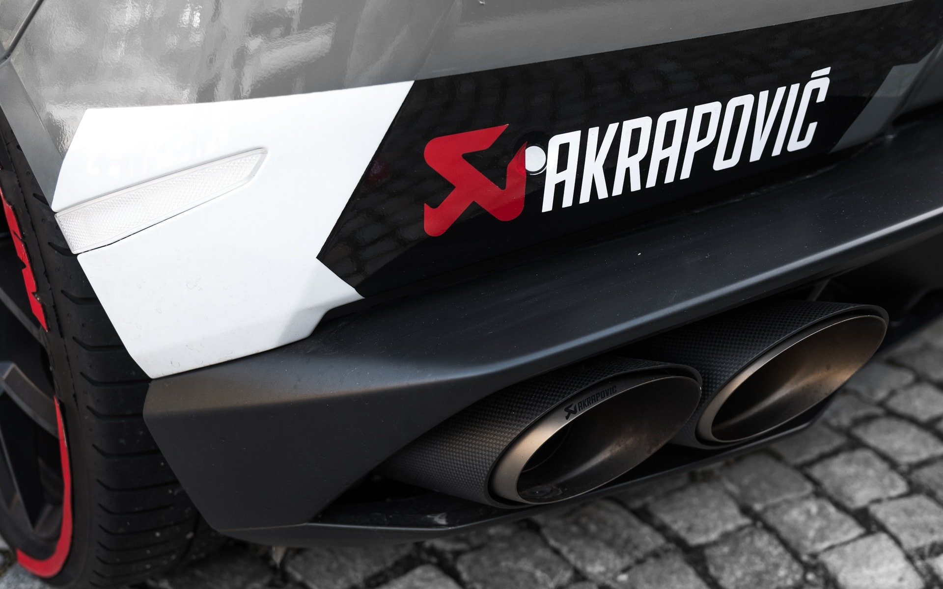 281375_2016_Lamborghini_Huracan.jpg