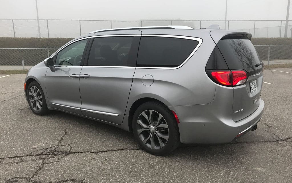 278020_2017_Chrysler_Pacifica.jpg