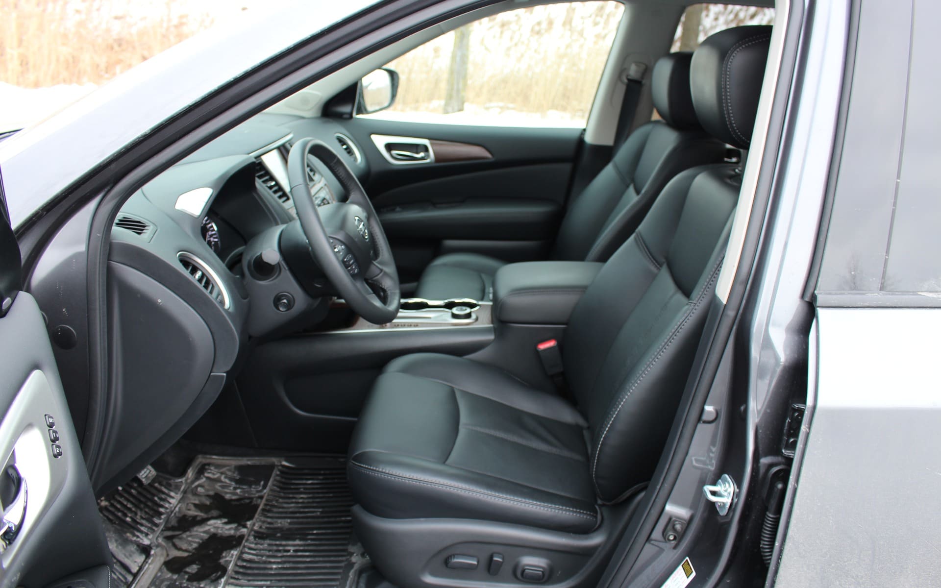 280477_2017_Nissan_Pathfinder.jpg