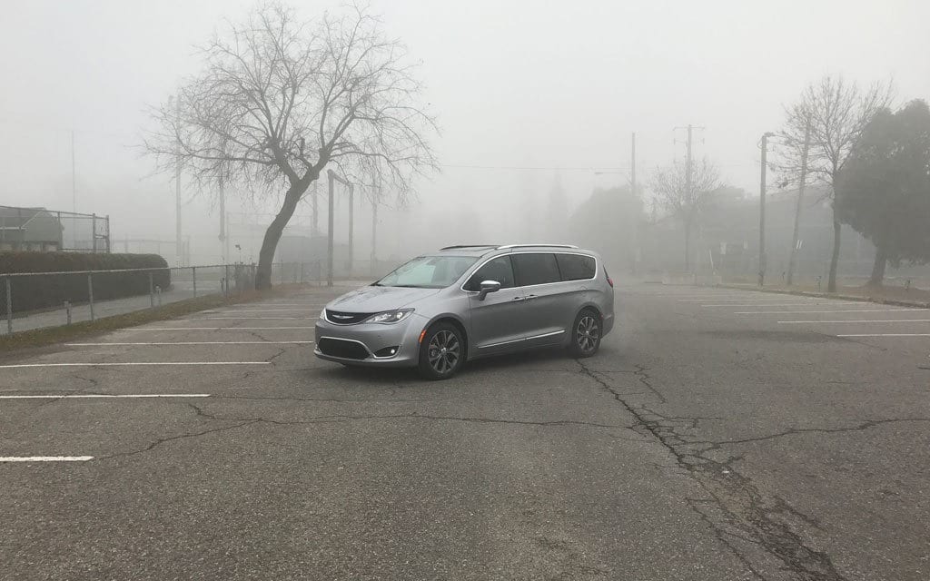 278015_2017_Chrysler_Pacifica.jpg