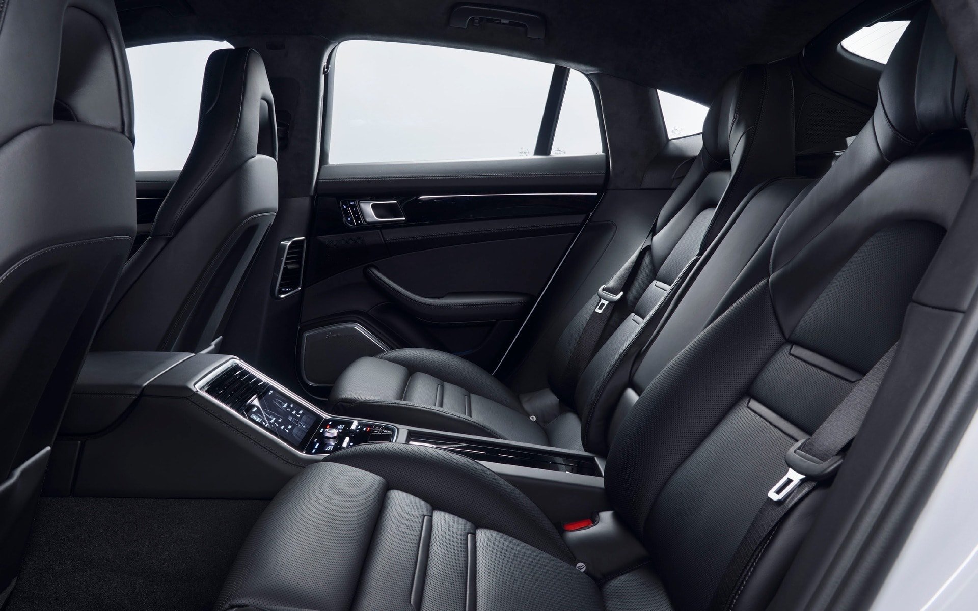 281036_Porsche_Panamera_4_E-Hybrid_2018_-_A_l_essai_cette_semaine.jpg
