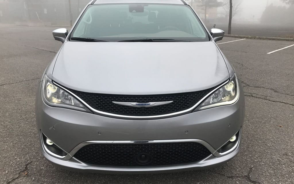 278018_2017_Chrysler_Pacifica.jpg