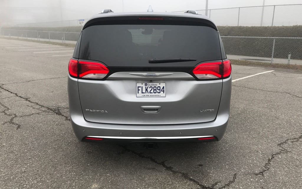 278021_2017_Chrysler_Pacifica.jpg