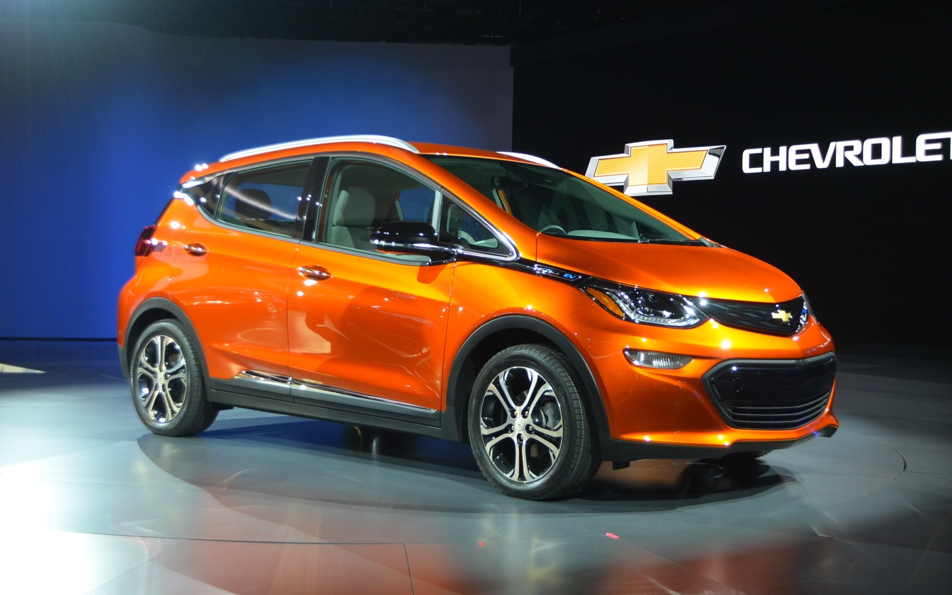 281020_2017_Chevrolet_Bolt_EV.jpg