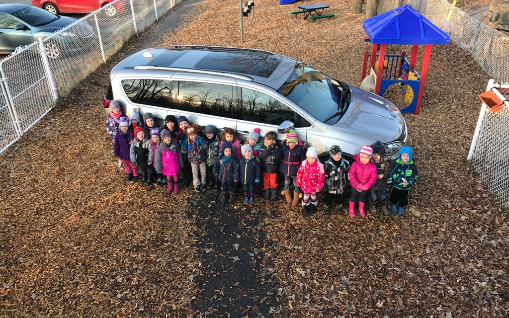 278030_2017_Chrysler_Pacifica.jpg