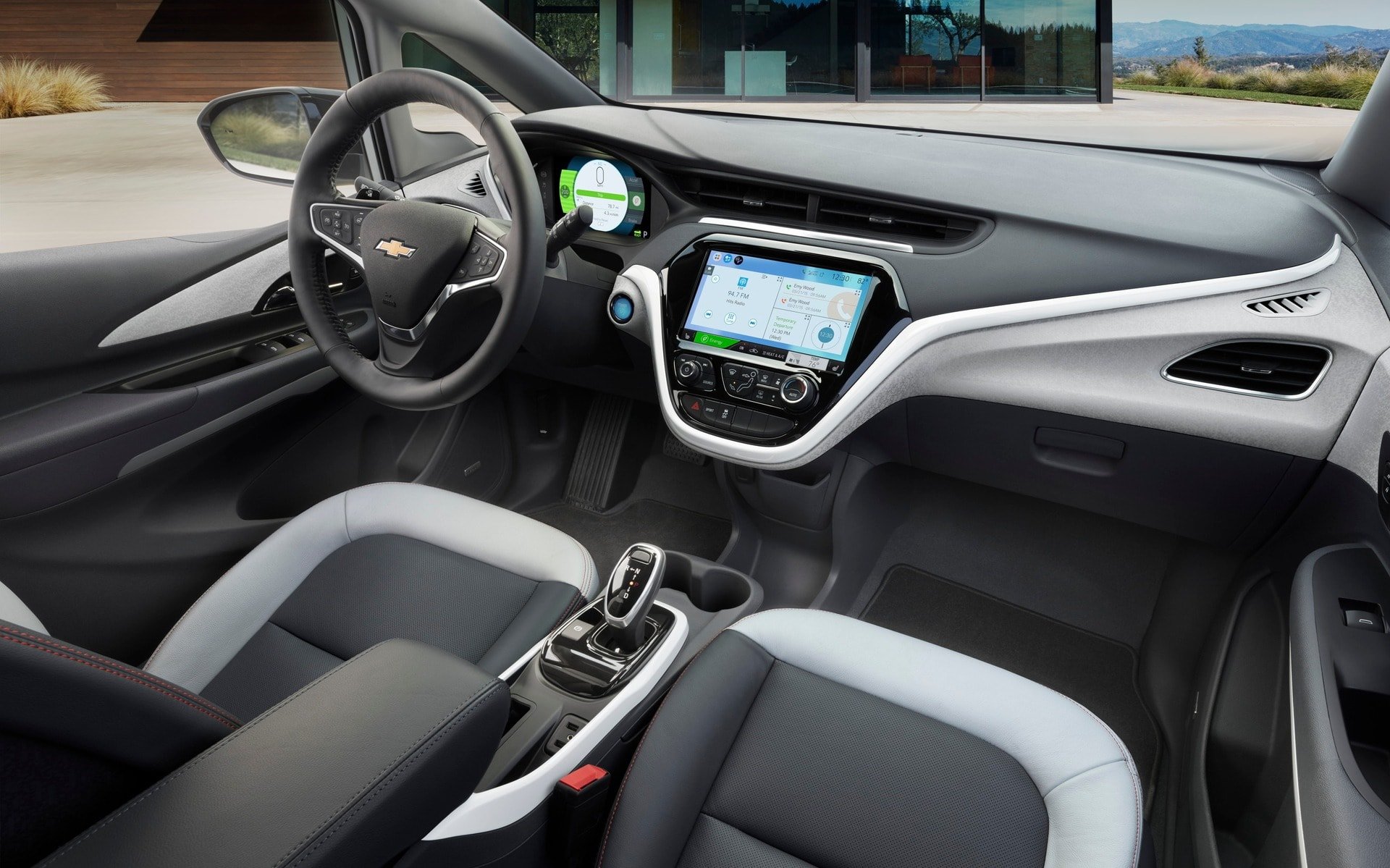 281026_2017_Chevrolet_Bolt_EV.jpg