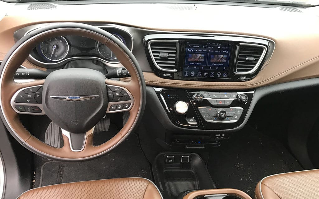 278025_2017_Chrysler_Pacifica.jpg