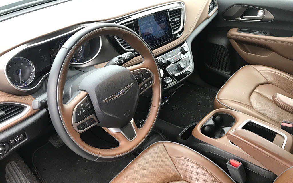 278024_2017_Chrysler_Pacifica.jpg