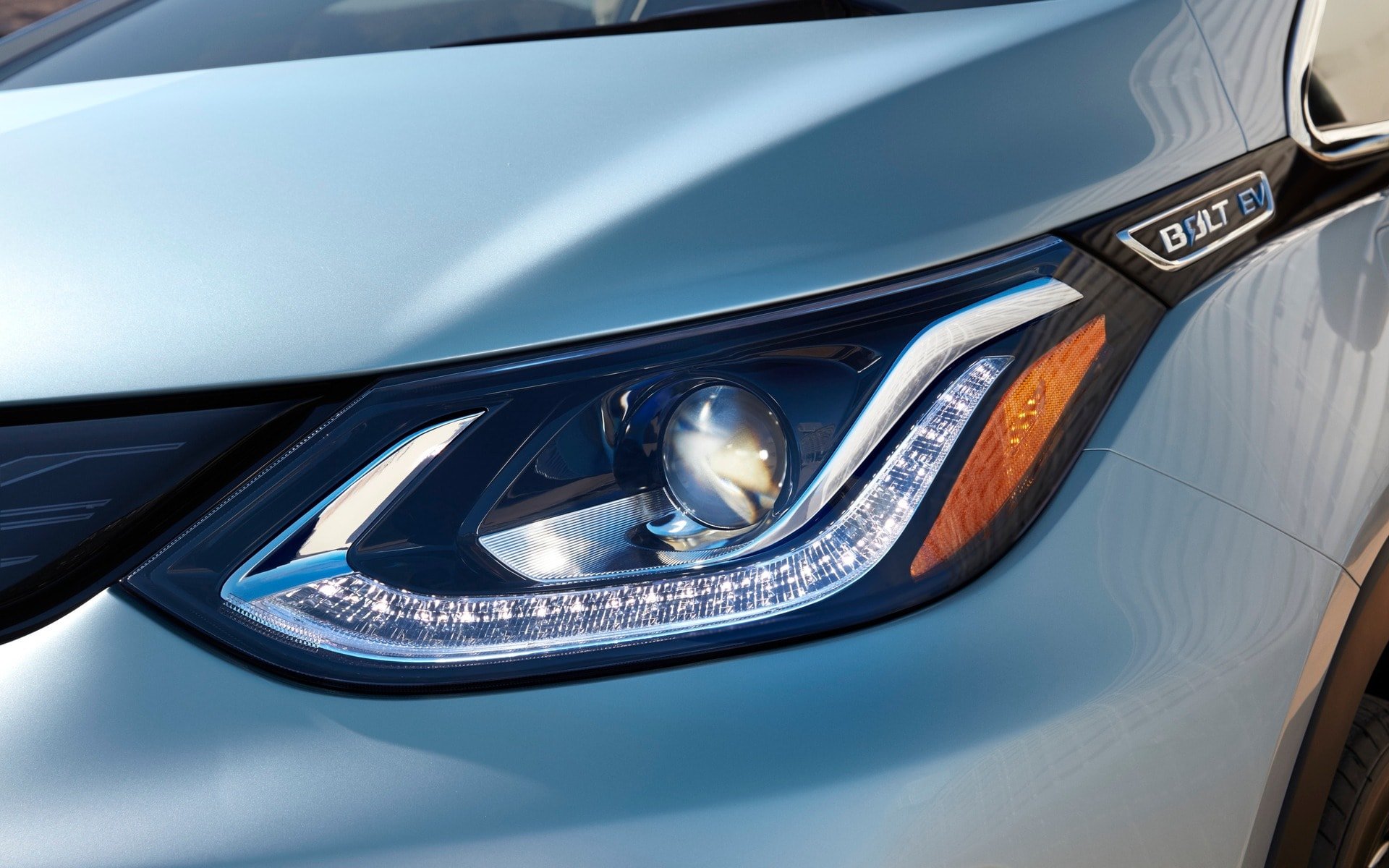 281028_2017_Chevrolet_Bolt_EV.jpg