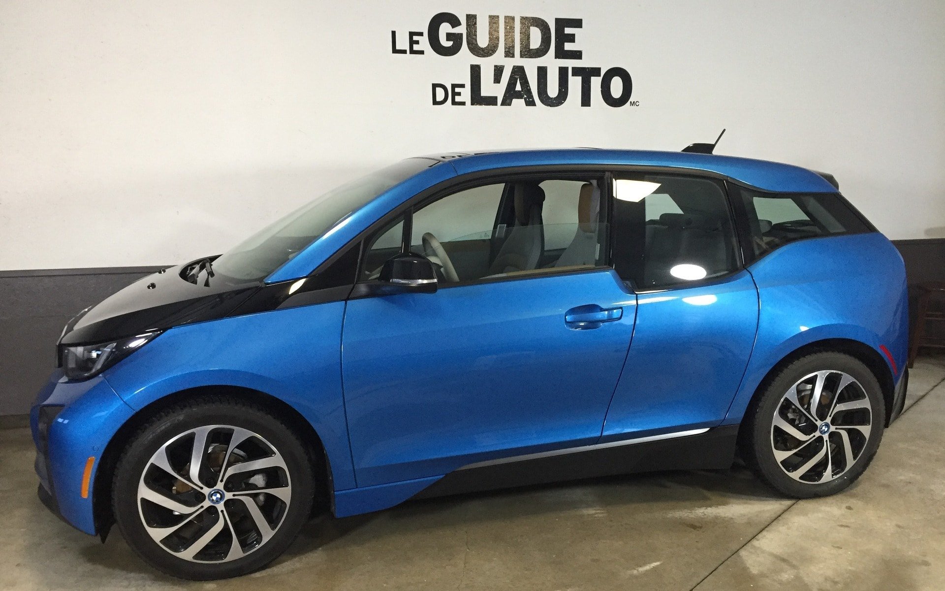 281637_2017_BMW_i3.jpg