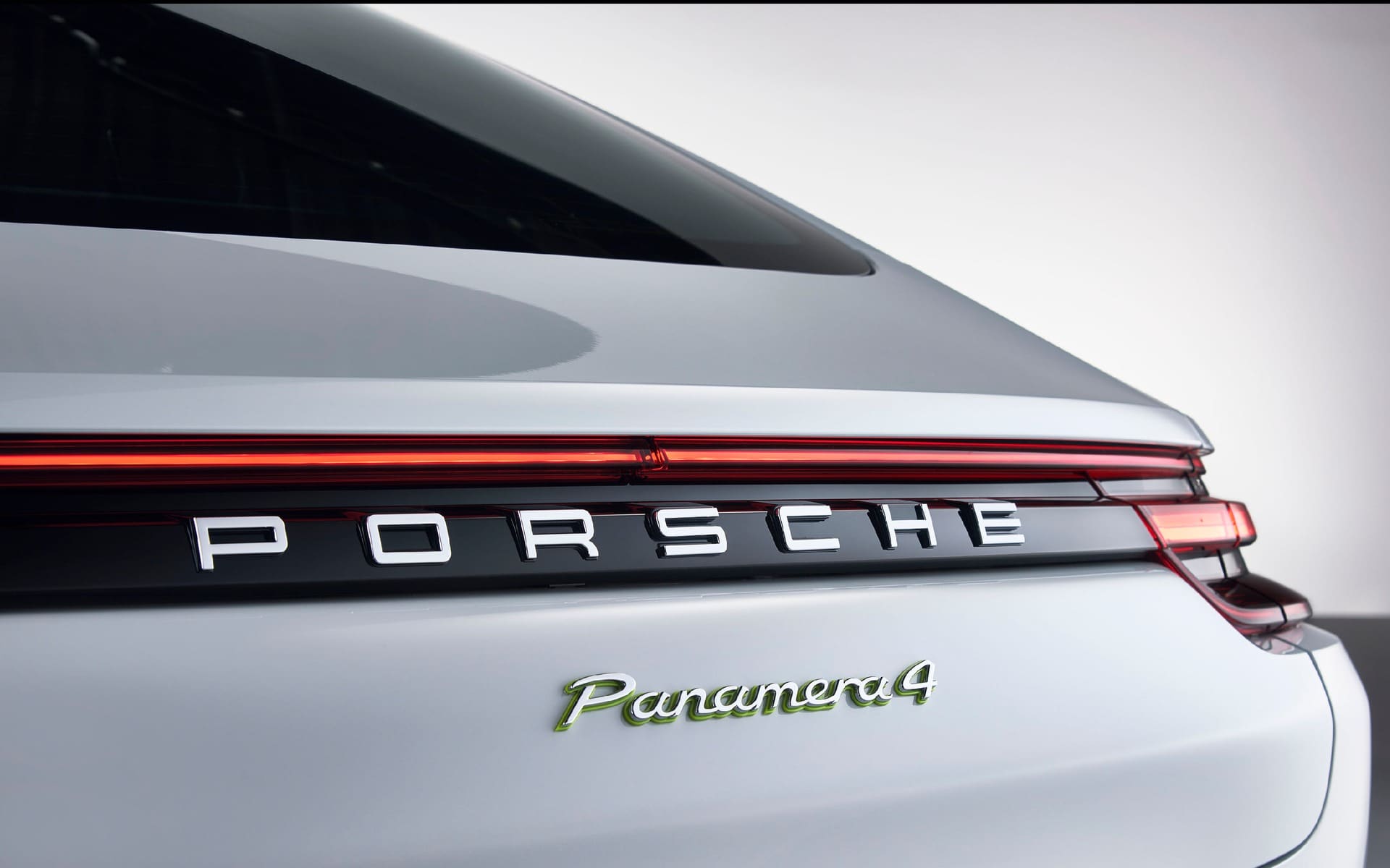 281039_Porsche_Panamera_4_E-Hybrid_2018_-_A_l_essai_cette_semaine.jpg